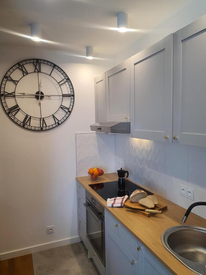 Apartament Przy Metro Warsaw Luaran gambar